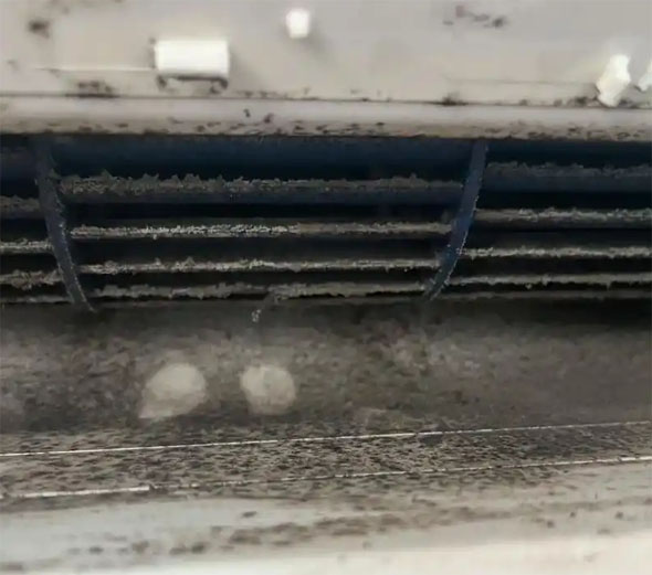 瓯海空调吹的风有股烧焦味是怎么回事